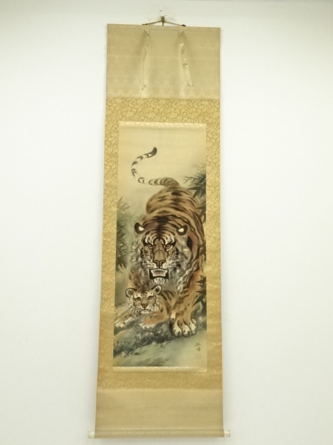 JAPANESE HANGING SCROLL / HAND PAINTED / WILD TIGER